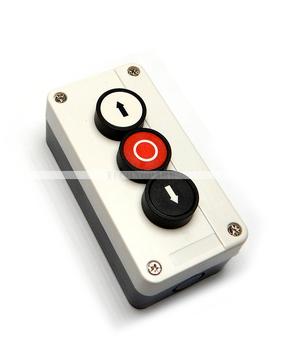 BUT3-230 -  klasické interiérové trojtlačítko 230V 10A